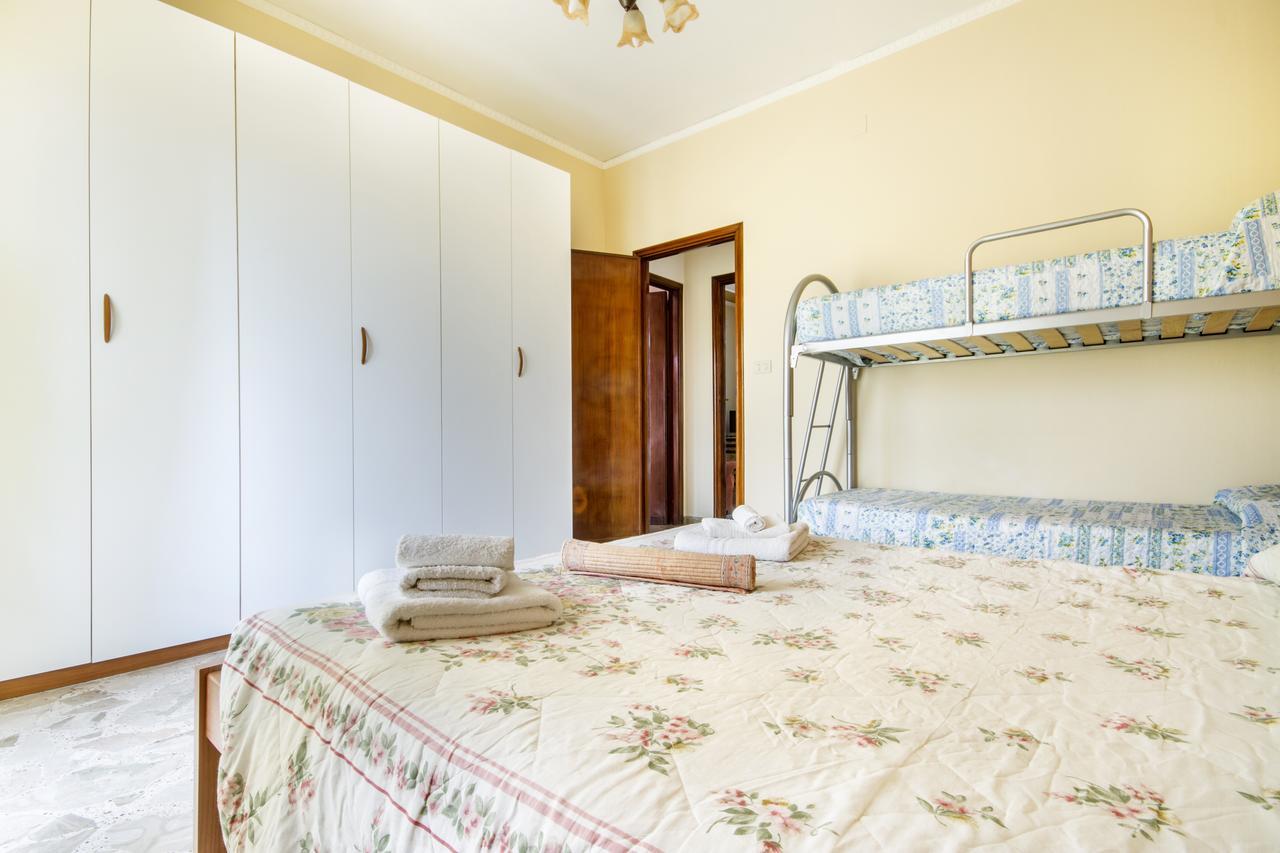 Casa Vacanza Paradise Vicino Cefalu Con Servizio Di Piscina A 3 Chilometri Apartamento Campofelice Di Roccella Exterior foto