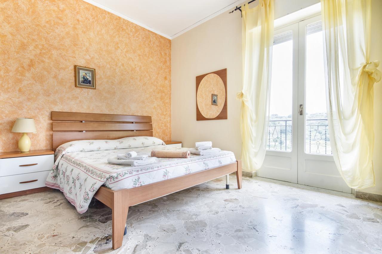 Casa Vacanza Paradise Vicino Cefalu Con Servizio Di Piscina A 3 Chilometri Apartamento Campofelice Di Roccella Exterior foto