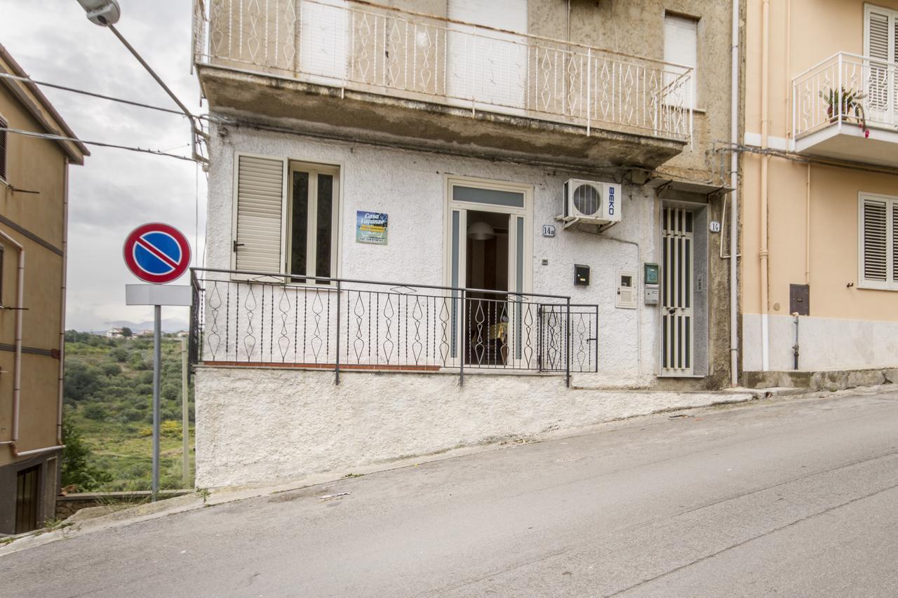 Casa Vacanza Paradise Vicino Cefalu Con Servizio Di Piscina A 3 Chilometri Apartamento Campofelice Di Roccella Exterior foto