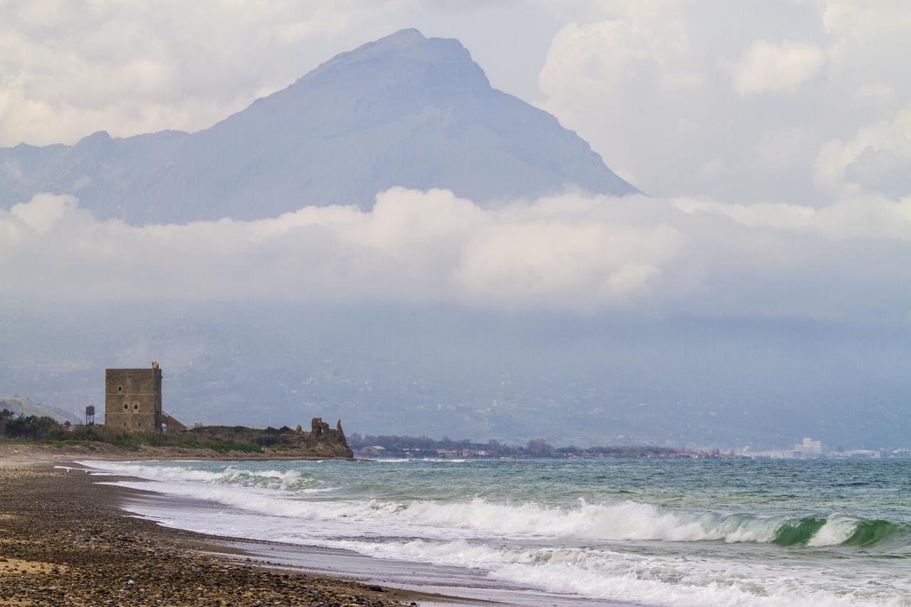Casa Vacanza Paradise Vicino Cefalu Con Servizio Di Piscina A 3 Chilometri Apartamento Campofelice Di Roccella Exterior foto